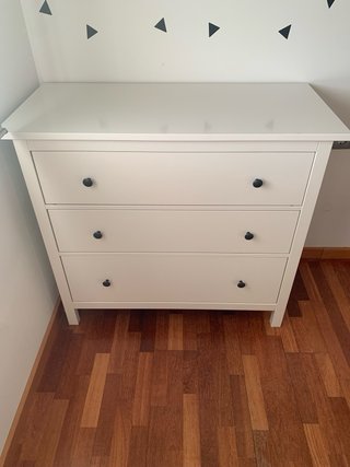Cómoda Ikea HEMNES