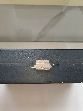 Caja para relojes Songmics 12 compartimentos.