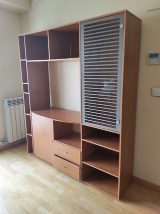 Mueble de salón madera y cristal