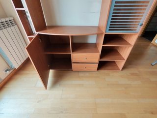 Mueble de salón madera y cristal