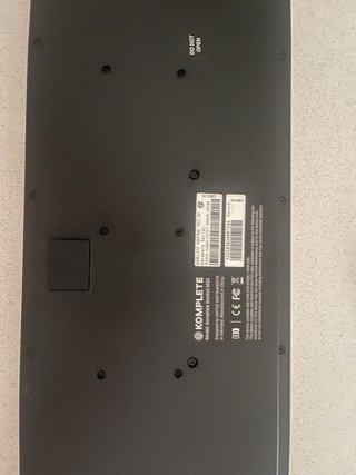 Teclado Komplete Kontrol A49