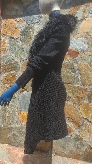 Chaqueta Amisu Negra con Pelo Sintético