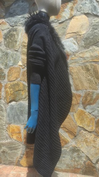 Chaqueta Amisu Negra con Pelo Sintético