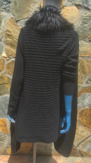 Chaqueta Amisu Negra con Pelo Sintético