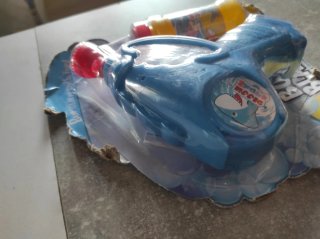 Pistola de burbujas tiburón azul
