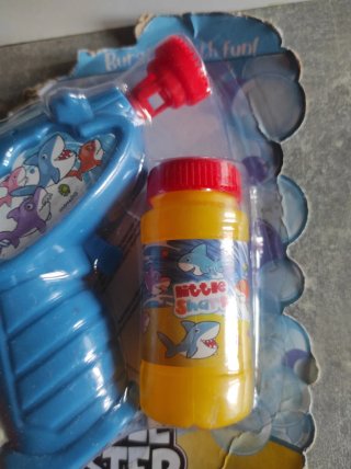 Pistola de burbujas tiburón azul