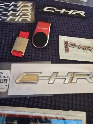 Emblema Toyota C-HR, Llavero y Pegatinas Originale