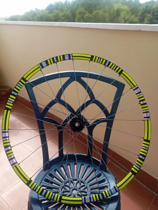 Ruedas DT Swiss R470 DB Personalizadas. 11V
