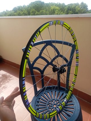 Ruedas DT Swiss R470 DB Personalizadas. 11V