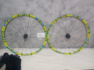 Ruedas DT Swiss R470 DB Personalizadas. 11V
