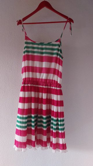 Vestido de tirantes con rayas