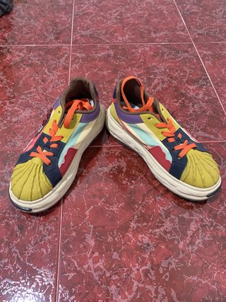 Zapatillas multicolor estilo retro