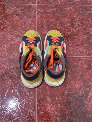 Zapatillas multicolor estilo retro
