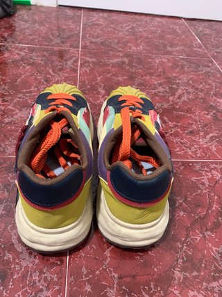 Zapatillas multicolor estilo retro