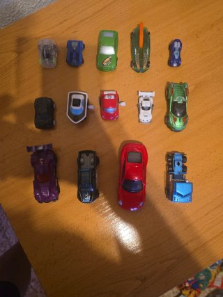 Lote de 14 coches de juguete variados