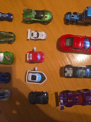 Lote de 14 coches de juguete variados