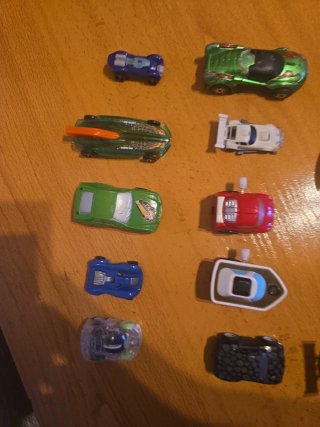Lote de 14 coches de juguete variados