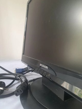 ​Monitor MEDION 18.5" TFT (Modelo MD20089) + Cable