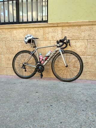 Canyon Ultimate CF SLX Carbono + Fulcrum Quattro