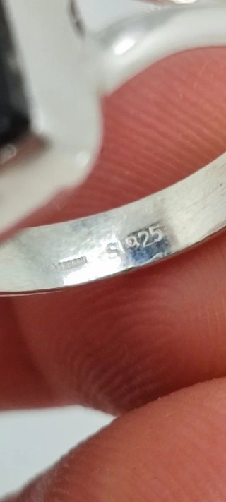 Anillo de Plata y Turmalina Negra.