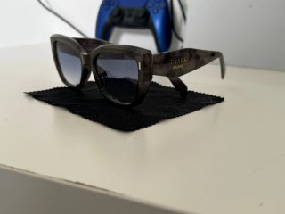 Gafas de sol Miu Miu grises y rosas