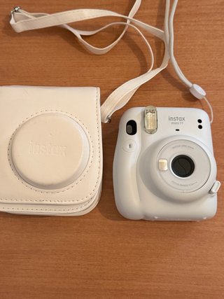 Cámara Instax Mini 11 Beige con Funda