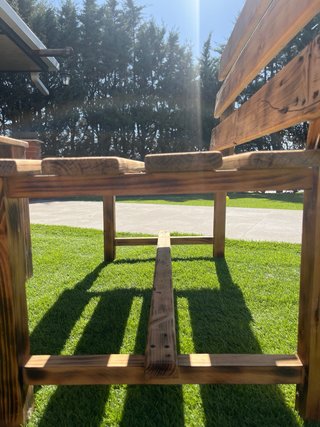 Banco de madera hecho a mano