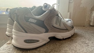 Zapatillas New Balance Gris y Blanco