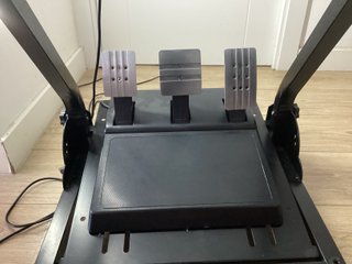 Thrustmaster T300 + Cockpit Vevor Racing Madrid