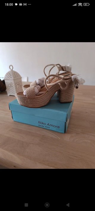 Sandalias Niko Amore Beige Tacón Plataforma
