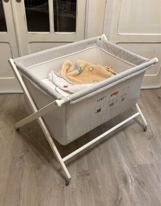 Minicuna con colchón Pekeitas