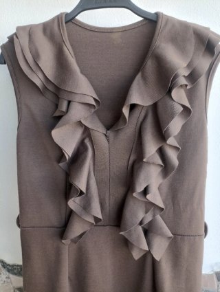 Vestido volantes sin mangas