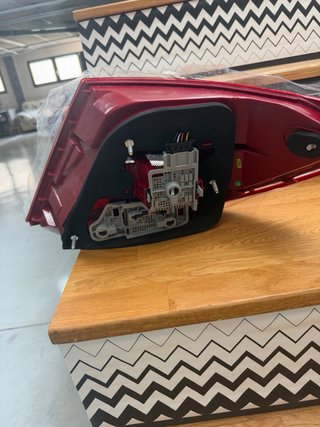 Faro trasero Mercedes C220 Izquierdo