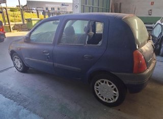Renault 2323 piloto trasero clio 1.4 mt (75 230120