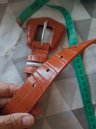Bolso y cinturón naranja