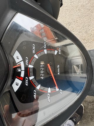 Honda Vision 110 Scooter Negra/Gris