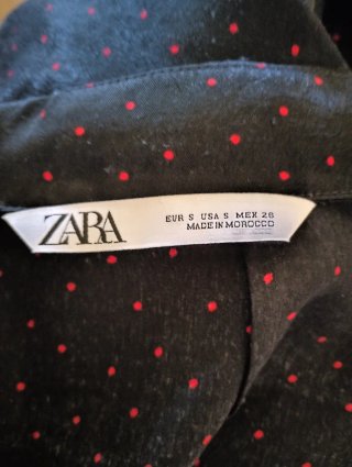 Vestido-pantalon Zara Negro con Puntos Rojos