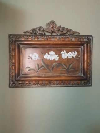 Cuadro pintado latón flores blancas