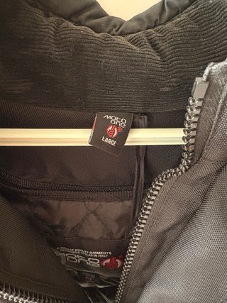 Chaqueta de moto negra