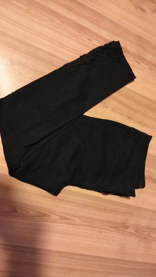 Pantalón elástico.
