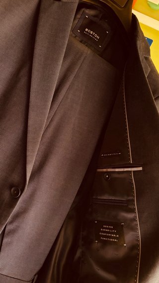 Traje azul para graduación