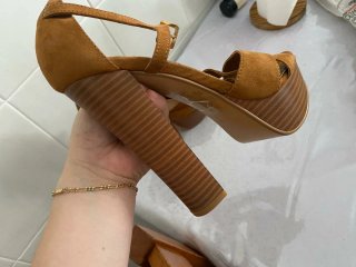 Sandalias marrones