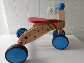 Triciclo correpasillos de madera