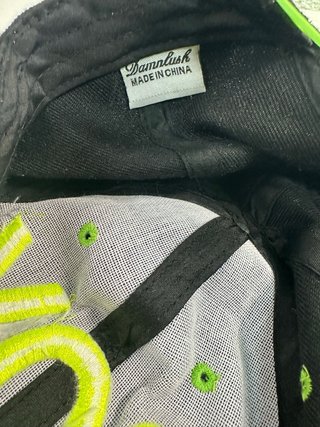 Gorra Snapback Negra y Verde Neón