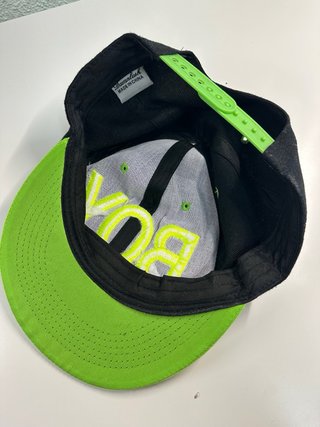 Gorra Snapback Negra y Verde Neón