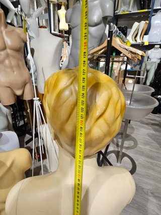 Maniquí infantil realista