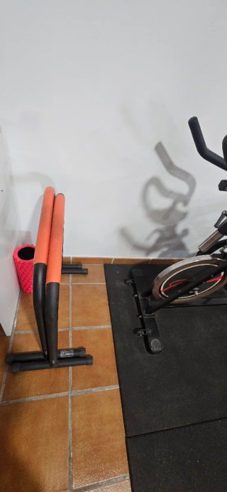Material de Gimnasio: Bicicleta, Banco y Pesas