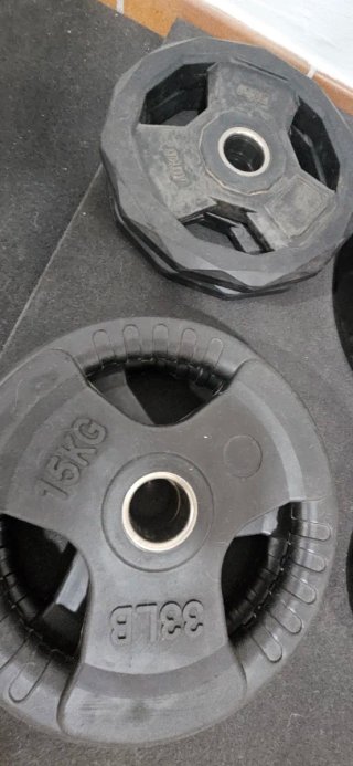 Material de Gimnasio: Bicicleta, Banco y Pesas