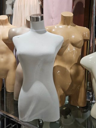 Busto maniquí mujer blanco