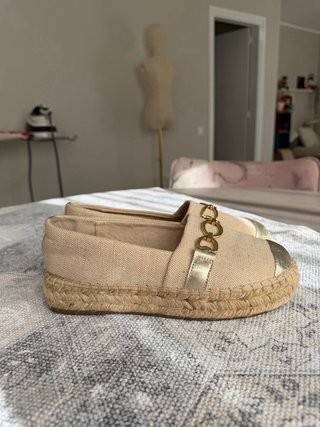 Alpargatas Cosmoparis Beige y Dorado